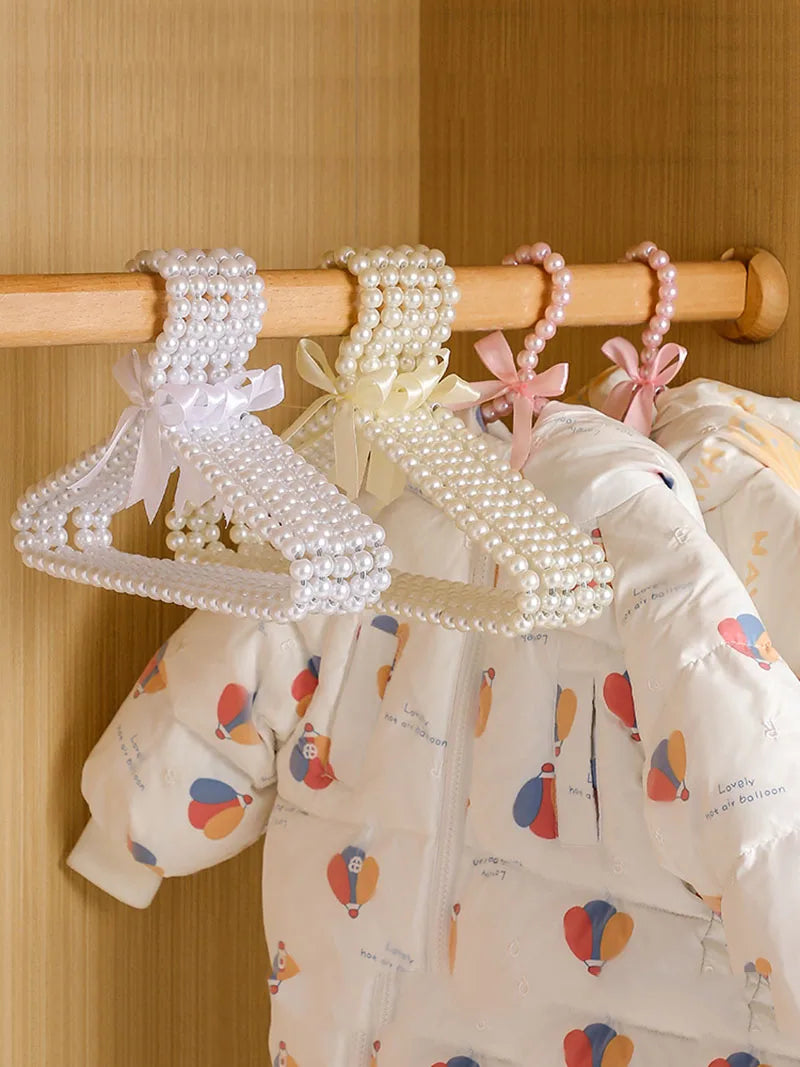 Kids Princess Pearl Bow Clothes Hanger – Cute Heart Design for Girls’ Room