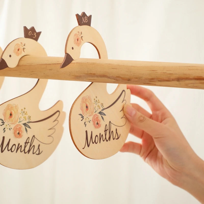 7Pc Baby Closet Dividers – Swan-Shaped Wooden Wardrobe Organizers for Newborns to 24 Months